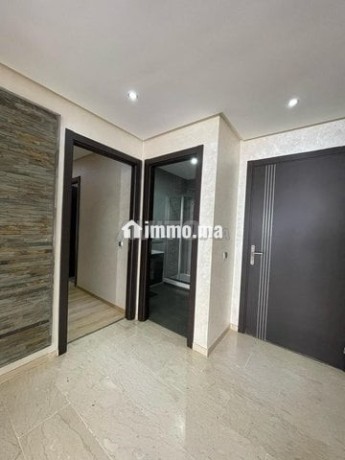 appartement-2-chambres-vide-au-quartier-du-parc-big-1