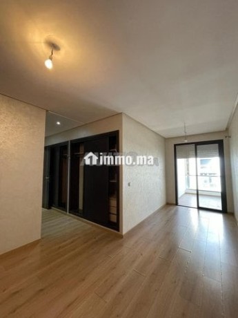 appartement-2-chambres-vide-au-quartier-du-parc-big-6