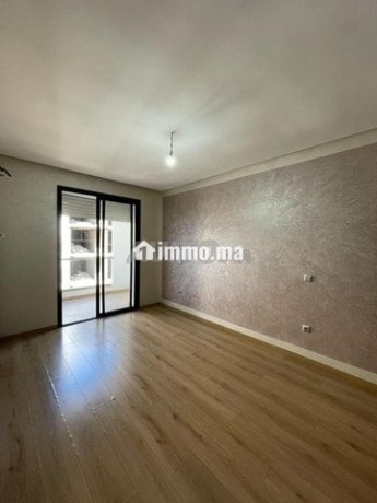 appartement-2-chambres-vide-au-quartier-du-parc-big-7