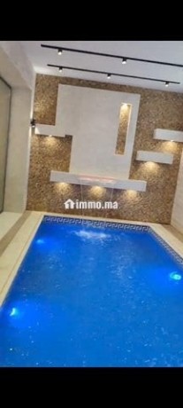 villa-piscine-interieur-chaufee-big-0