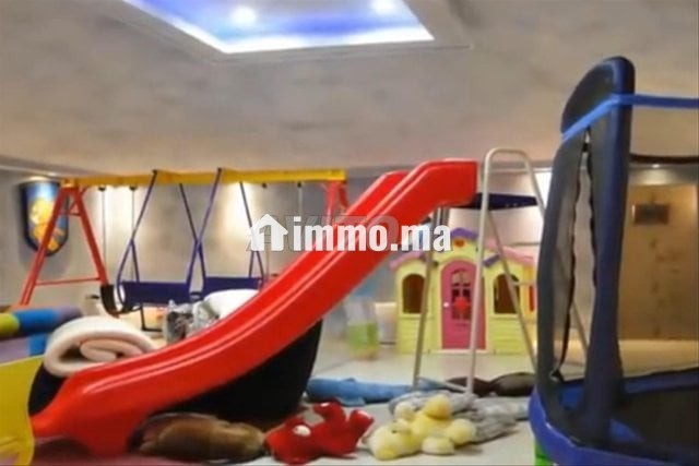 villa-piscine-interieur-chaufee-big-3
