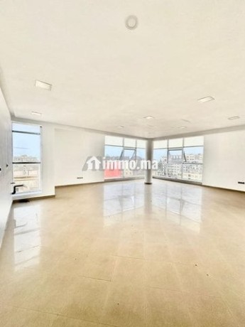 plateau-bureau-de-87m2-a-louer-big-1