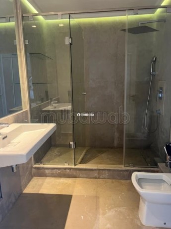 appartement-vide-t4-de-200-m2-big-9