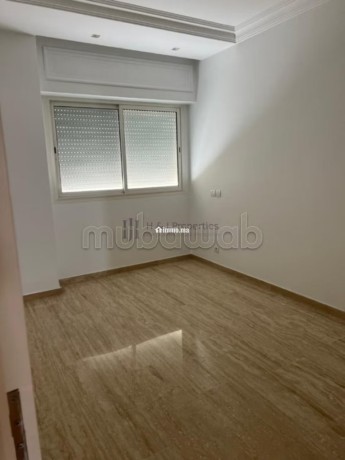 appartement-vide-t4-de-200-m2-big-2