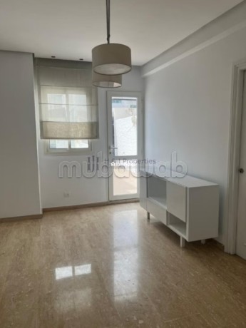 appartement-vide-t4-de-200-m2-big-4