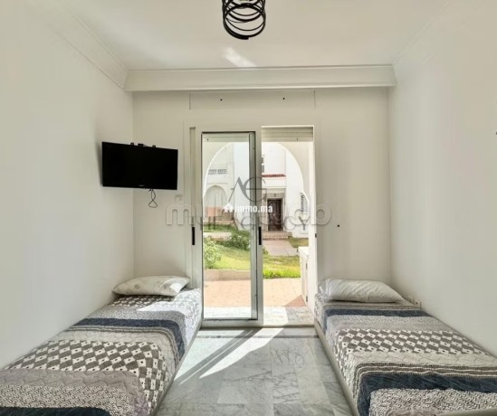 ain-diab-residence-securisee-proximite-mer-triplex-meuble-200m2-a-louer-big-3