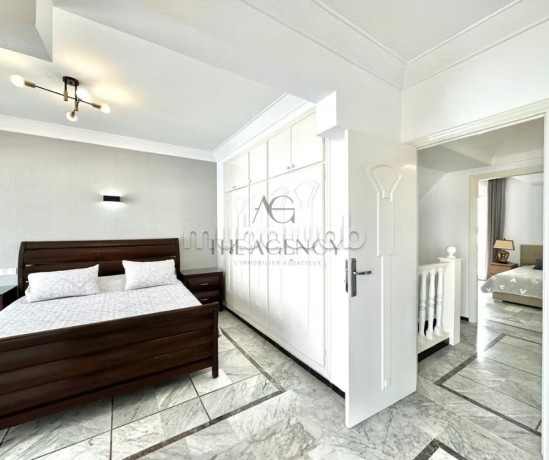 ain-diab-residence-securisee-proximite-mer-triplex-meuble-200m2-a-louer-big-6