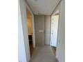 superbe-studio-vide-au-dernier-etage-small-9