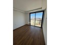 superbe-studio-vide-au-dernier-etage-small-11