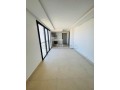 superbe-studio-vide-au-dernier-etage-small-6