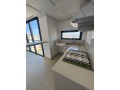 superbe-studio-vide-au-dernier-etage-small-7