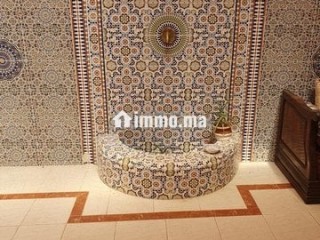 grande-maison-de-146-m2-avec-boutique-et-terrasse
