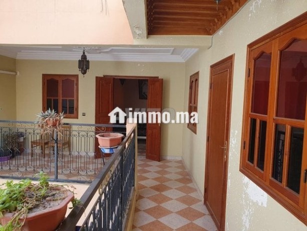 grande-maison-de-146-m2-avec-boutique-et-terrasse-big-5