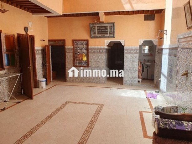 grande-maison-de-146-m2-avec-boutique-et-terrasse-big-6