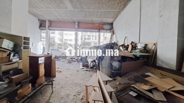 magasin-commercial-4-portes-337-m2-bd-9-avril-big-1