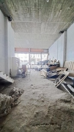 magasin-commercial-4-portes-337-m2-bd-9-avril-big-3