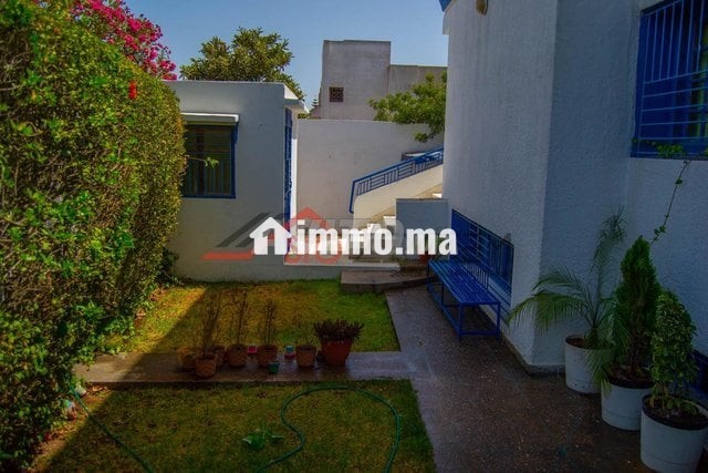 villa-de-386-m2-en-vente-big-1