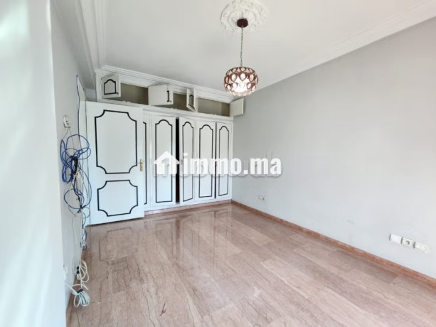 a-louer-bel-appartement-spacieux-big-0