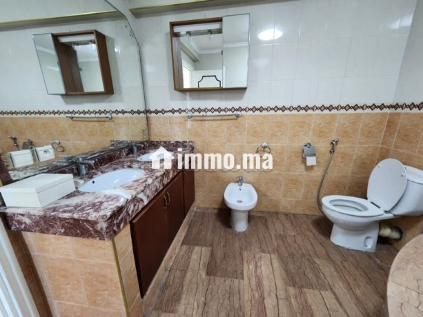 a-louer-bel-appartement-spacieux-big-9
