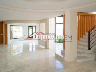 villa-dexception-a-vendre-elegance-et-confort