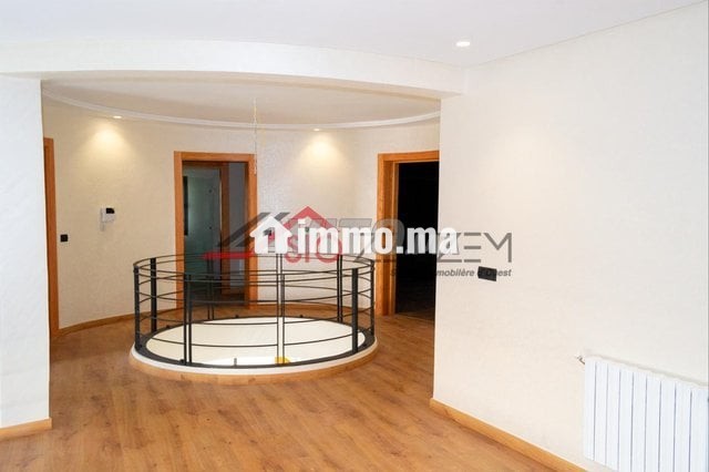 villa-dexception-a-vendre-elegance-et-confort-big-3