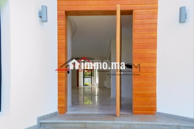 villa-dexception-a-vendre-elegance-et-confort-big-8
