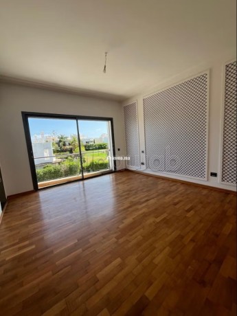location-villa-de-luxe-a-ain-diab-superficie-500-m2-cheminee-piscine-big-4