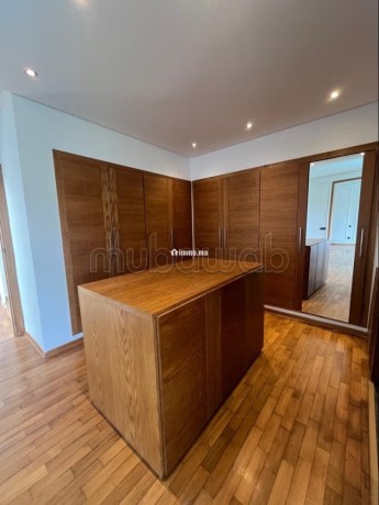location-villa-de-luxe-a-ain-diab-superficie-500-m2-cheminee-piscine-big-5