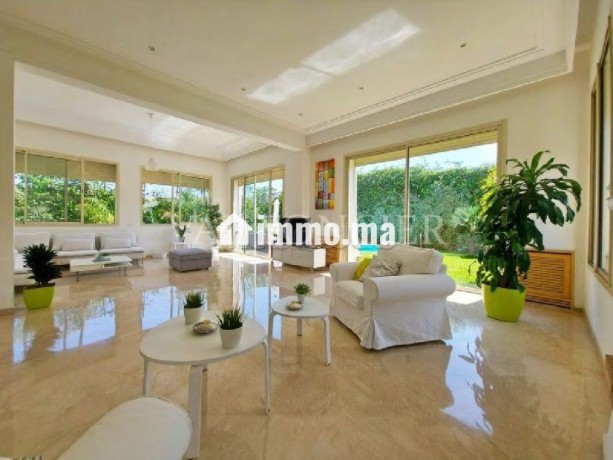 sublime-villa-500m2-en-location-vide-sur-les-hauteurs-de-ain-diab-casablanca-big-1