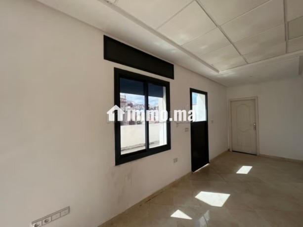plateau-bureau-en-location-big-1