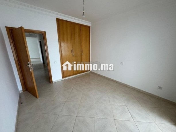appartement-a-louer-126-m2-a-casablanca-big-3