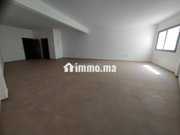 plateau-de-bureau-a-louer-de-75m2-big-0