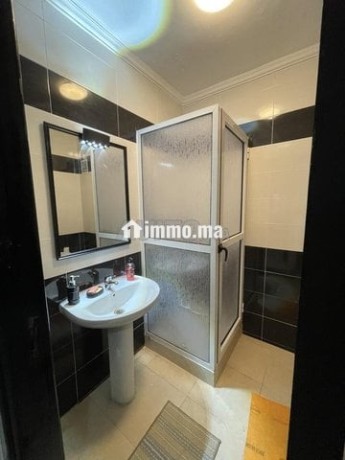 appartement-a-cote-du-terrain-big-6