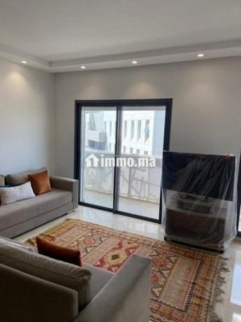 bel-appt-meuble-2-chs-en-etage-elevee-big-0
