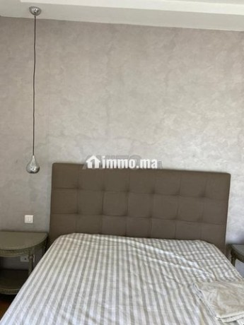bel-appt-meuble-2-chs-en-etage-elevee-big-1