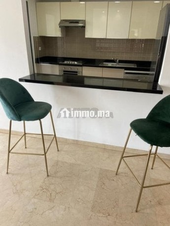 bel-appt-meuble-2-chs-en-etage-elevee-big-6