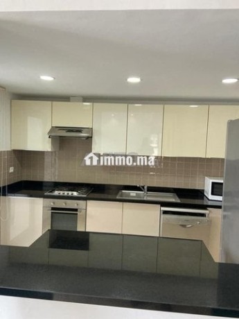 bel-appt-meuble-2-chs-en-etage-elevee-big-7