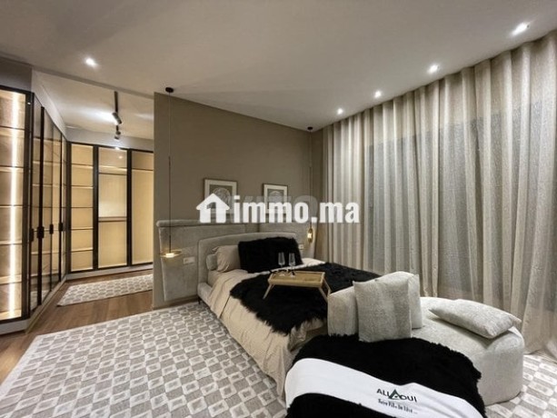 villa-de-luxe-a-vendre-4-facades-piscine-big-3