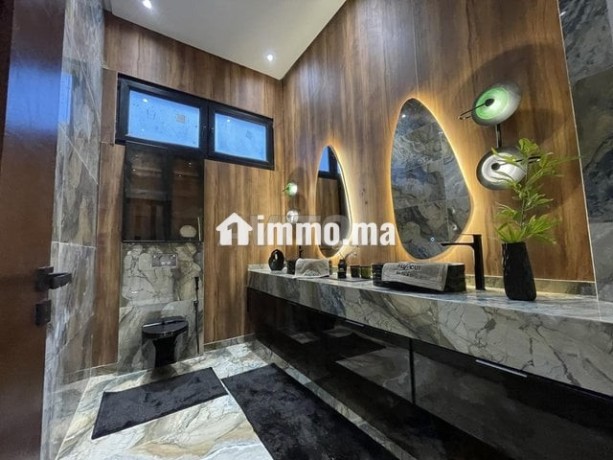 villa-de-luxe-a-vendre-4-facades-piscine-big-5