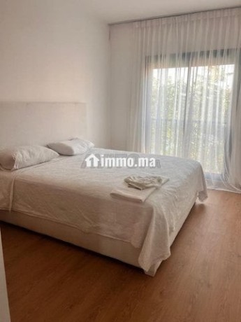 appartement-moderne-residence-piscines-jardin-big-1