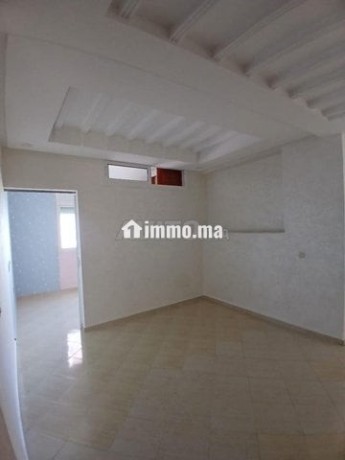 appartement-vide-a-louer-situe-a-la-ville-haute-big-3