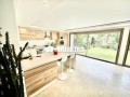 une-villa-de-prestige-de-251-m2-small-13