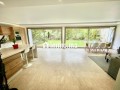 une-villa-de-prestige-de-251-m2-small-14