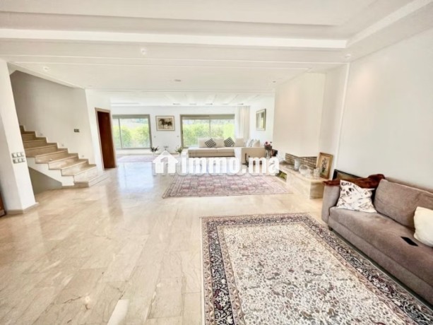 une-villa-de-prestige-de-251-m2-big-11
