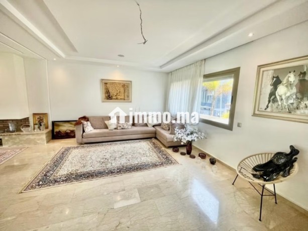 une-villa-de-prestige-de-251-m2-big-19