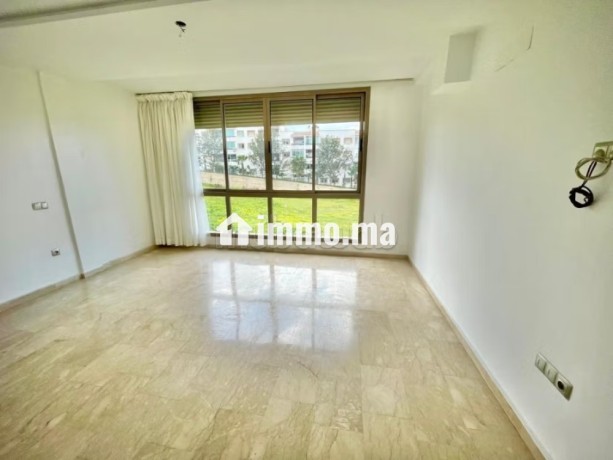une-villa-de-prestige-de-251-m2-big-3