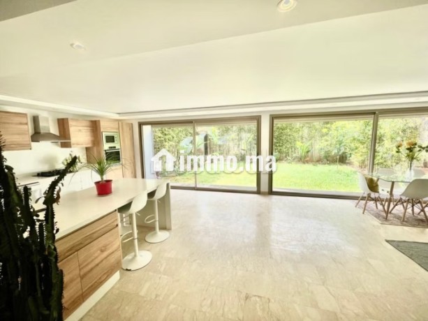 une-villa-de-prestige-de-251-m2-big-4