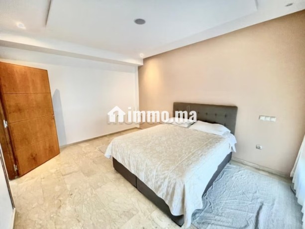 une-villa-de-prestige-de-251-m2-big-5