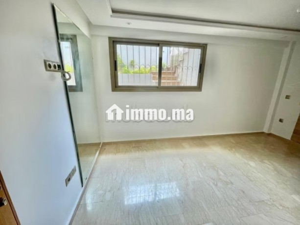 une-villa-de-prestige-de-251-m2-big-8