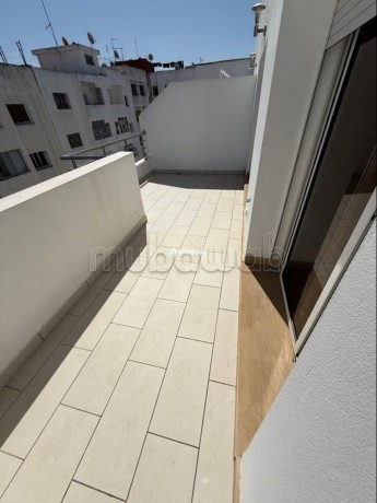 location-dun-appartement-a-agdal-1-chambre-service-de-concierge-et-climatisation-big-4